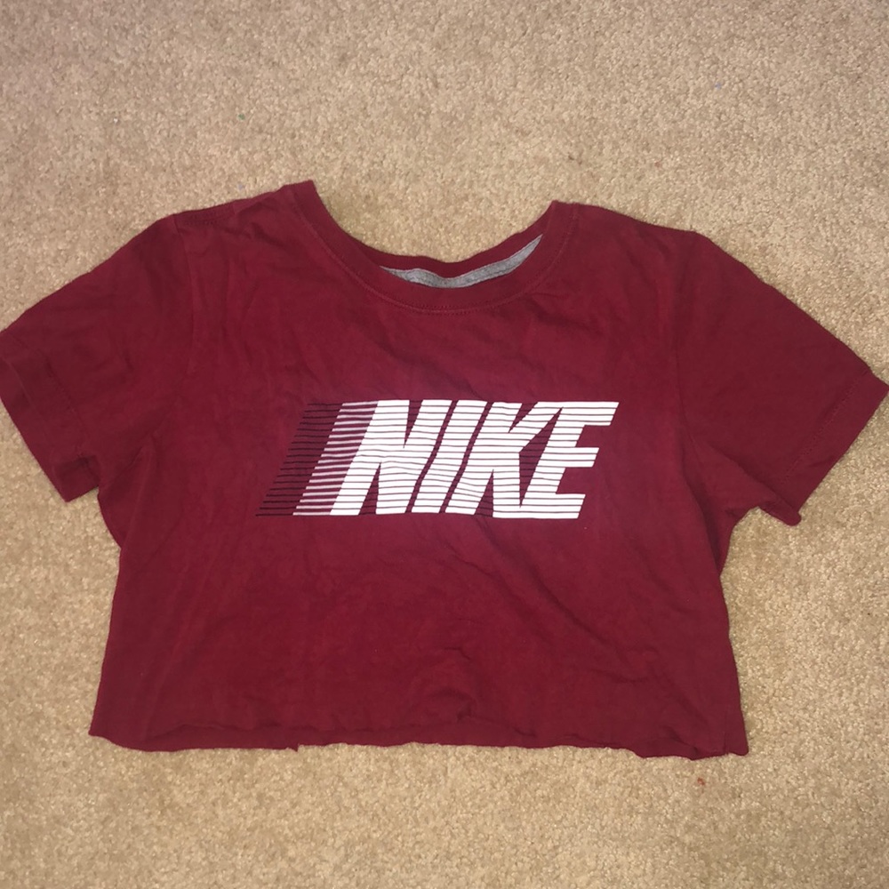 vintage nike tshirt (self cropped)